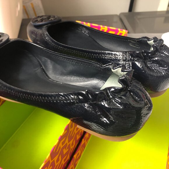 Tory Burch Reva Ballet Flats — Navy Embossed (Size 7.5, fits like 7) - Picture 3 of 4